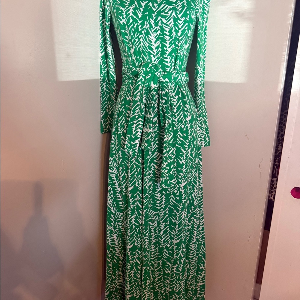 Diane Von Furstenberg Green and White Long Sleeve Dress